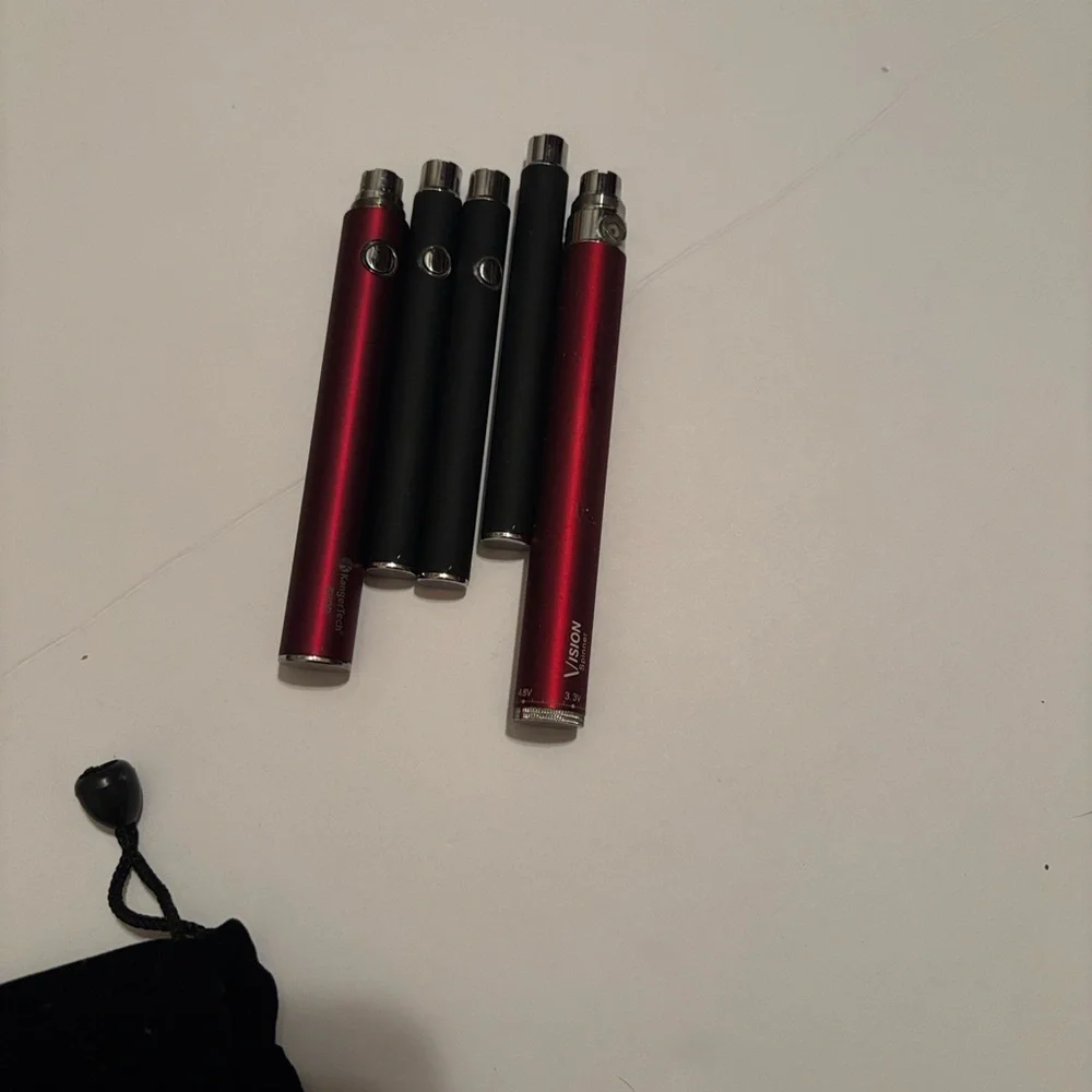 Red & Black And Smokers | Has Charger | Cartridges Bought Separate | Smoke Pens